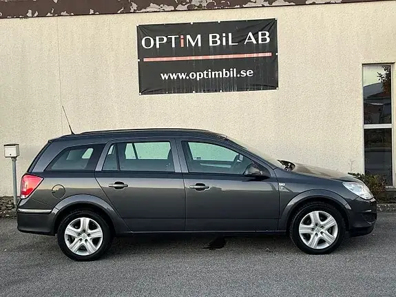 Opel Astra 2010 photo 3