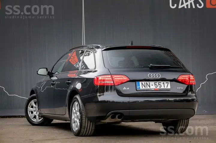 Audi A4 2010 photo 4
