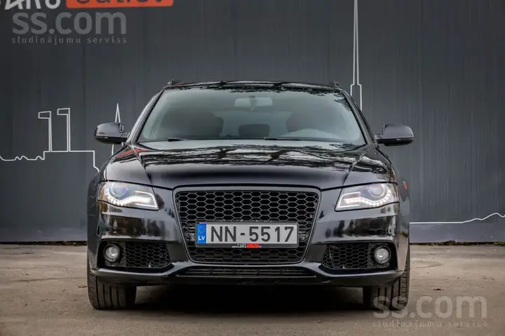 Audi A4 2010 photo 2