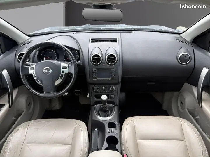 Nissan Qashqai 2012 photo 2