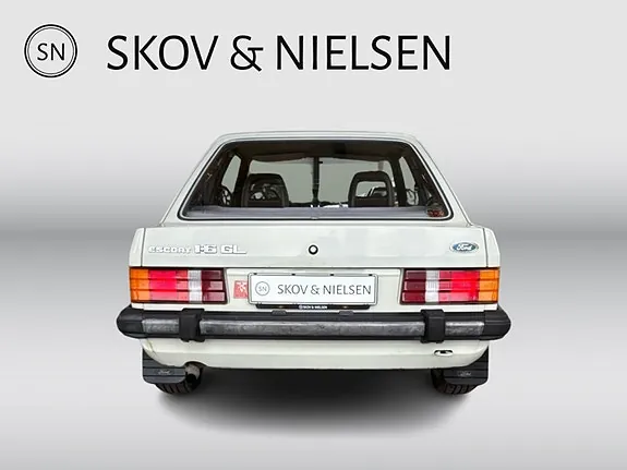 Ford Escort 1982 photo 4