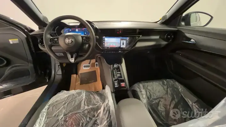 Alfa Romeo Junior 2026 photo 5
