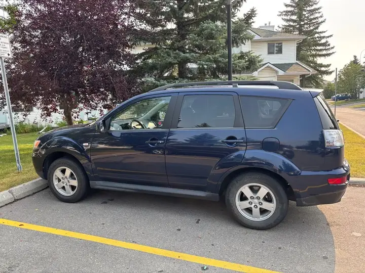 Mitsubishi Outlander 2011 photo 4