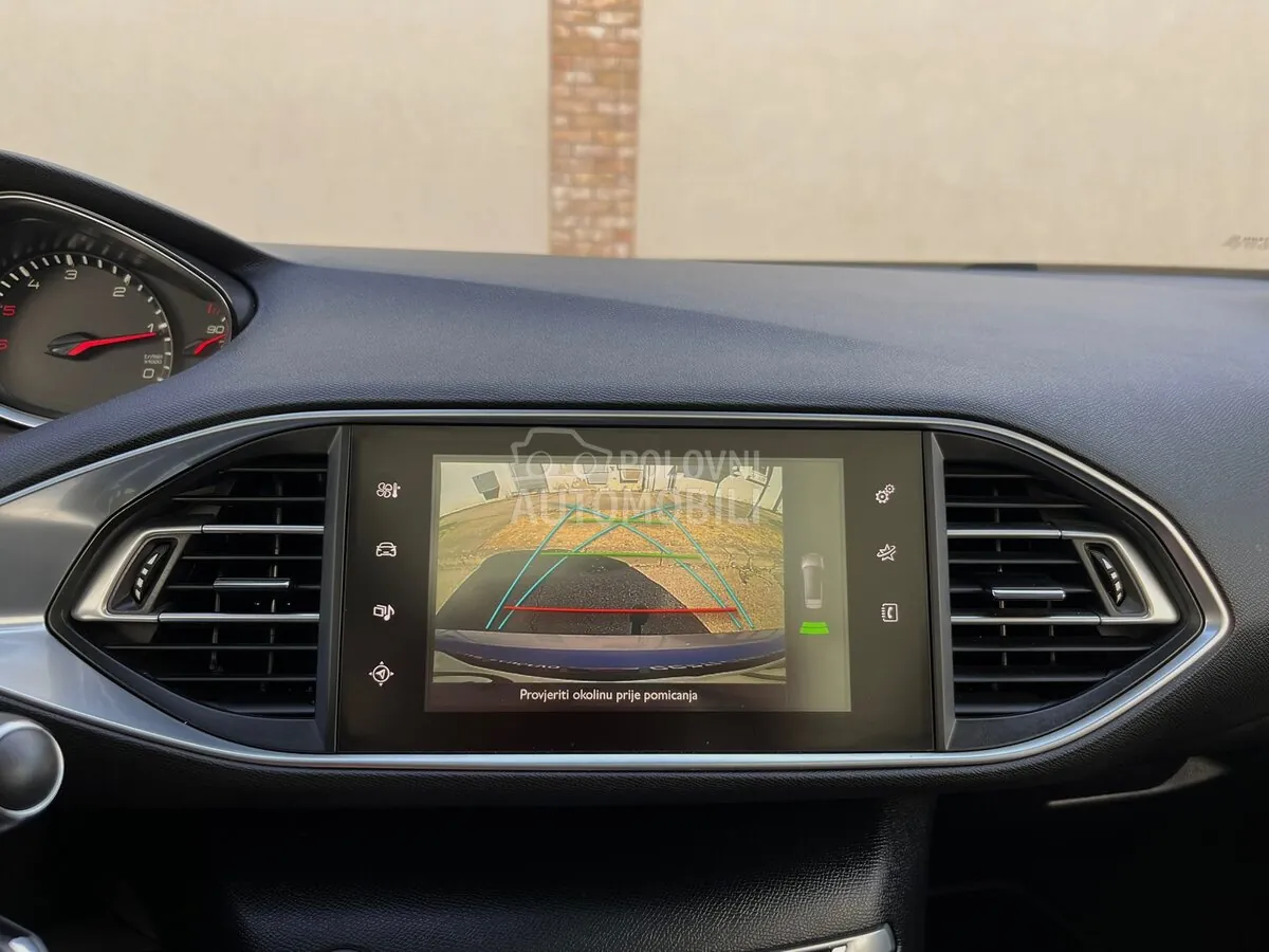 Peugeot 308 2015 photo 3