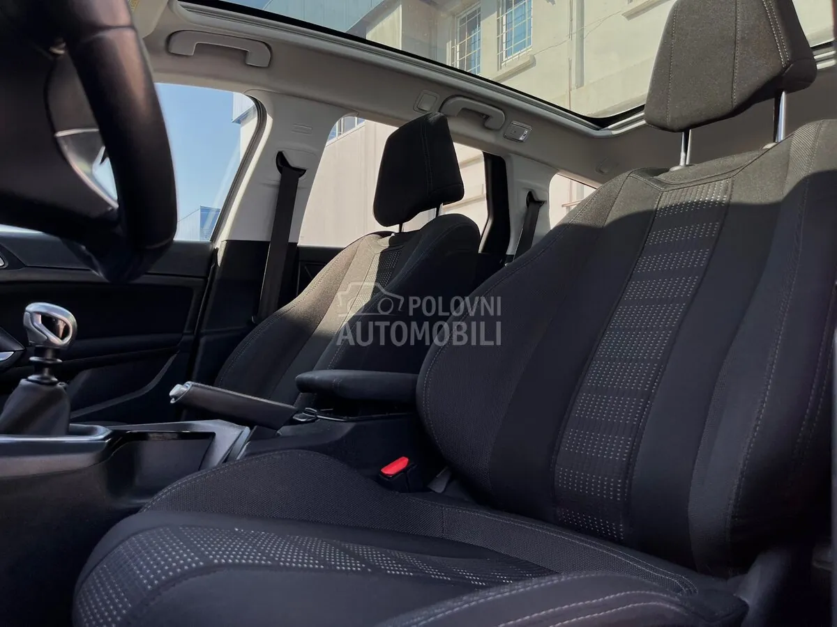 Peugeot 308 2015 photo 2