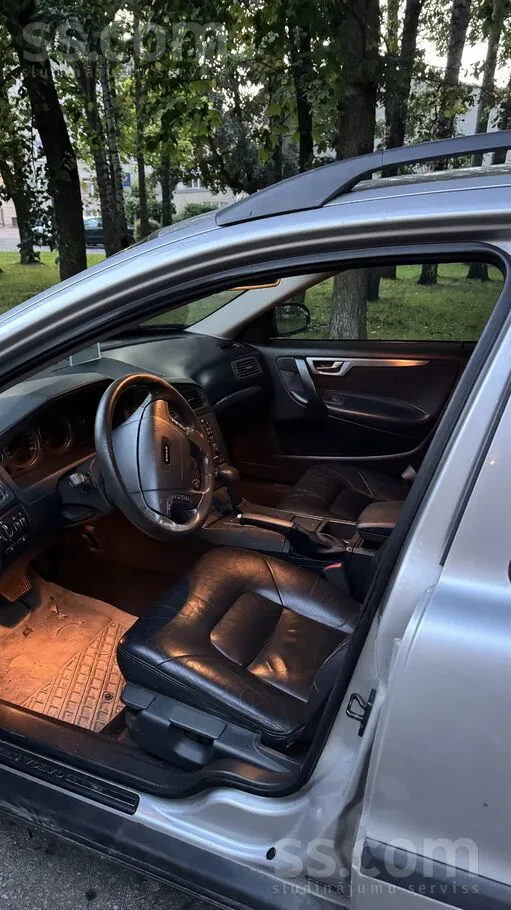 Volvo V70 2002 photo 2