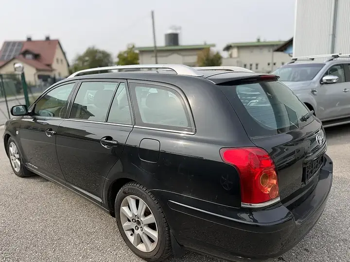 Toyota Avensis 2004 photo 3