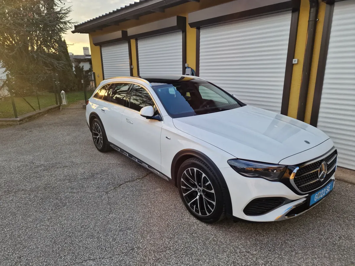 Mercedes-Benz E-Class 2025 photo 2