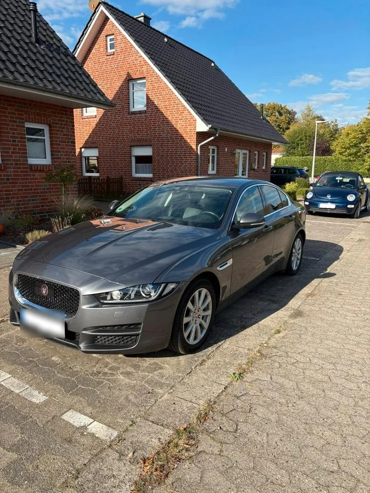 Jaguar Xe