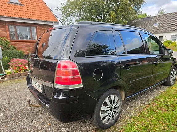 Opel Zafira 2007 photo 2