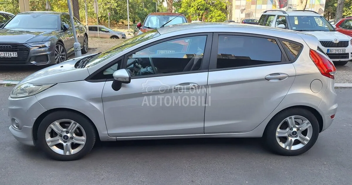 Ford Fiesta 2009 photo 2