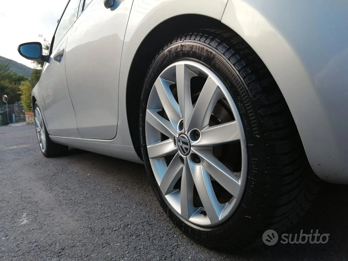 Volkswagen Golf 2012 photo 2