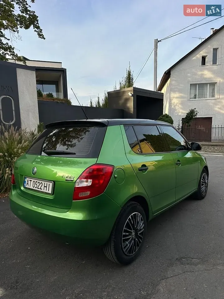 Skoda Fabia 2010 photo 4