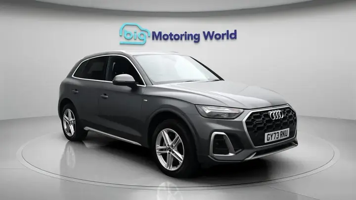 Audi Q5 2023 photo 2