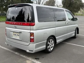Nissan Elgrand 2005 photo 5