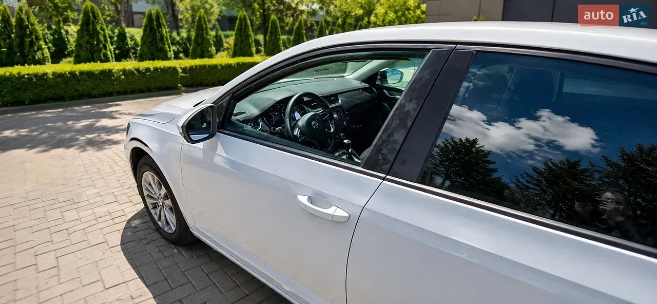 Skoda Octavia 2014 photo 2