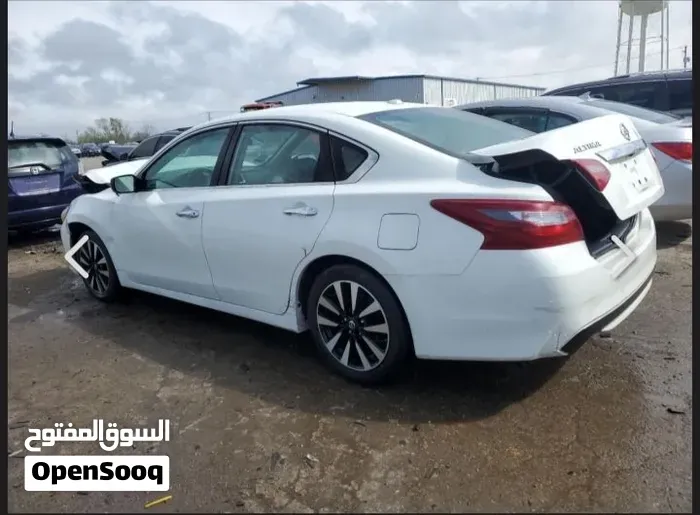 Nissan Altima 2018 photo 2