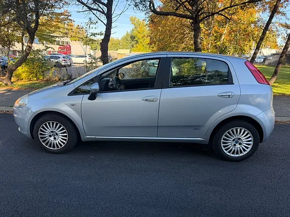Fiat Grande Punto 2007 photo 2