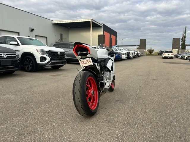 Ducati Panigale V2 2022 photo 5