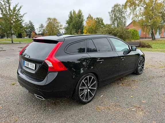 Volvo V60 2017 photo 2