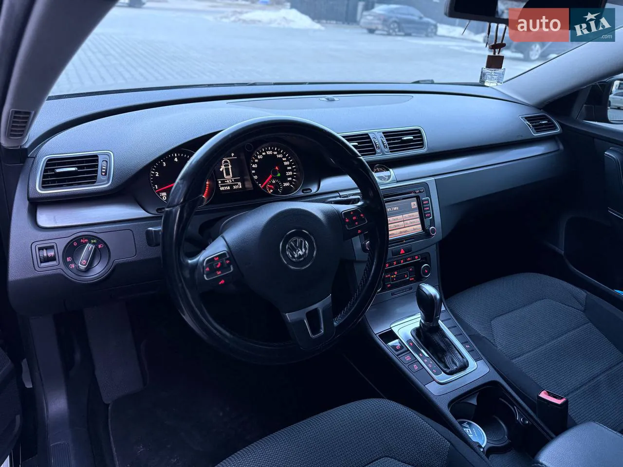 Volkswagen Passat 2011 photo 5