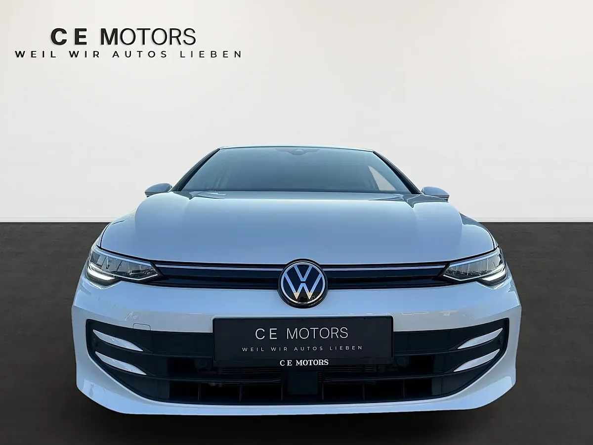 Volkswagen Golf 2024 photo 3
