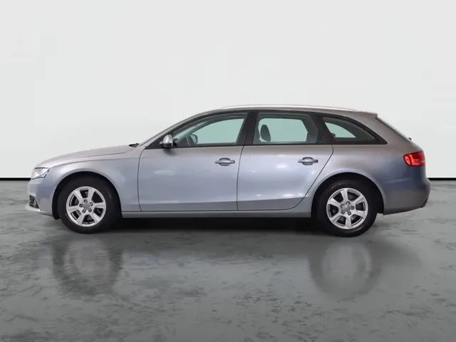 Audi A4 Avant 2011 photo 2