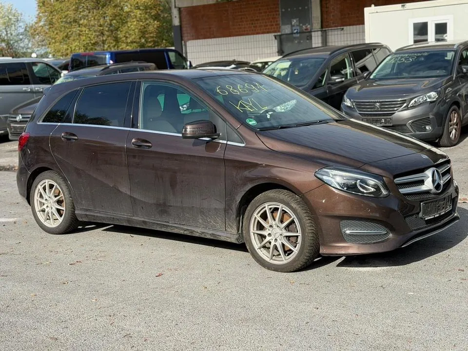 Mercedes-Benz B 200