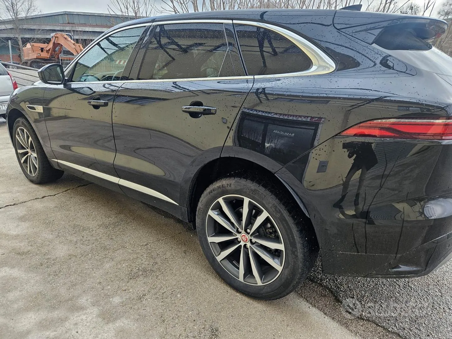 Jaguar F-Pace 2023 photo 2