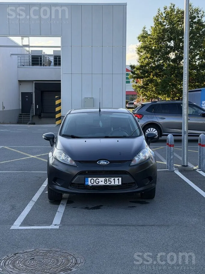 Ford Fiesta 2012 photo 2