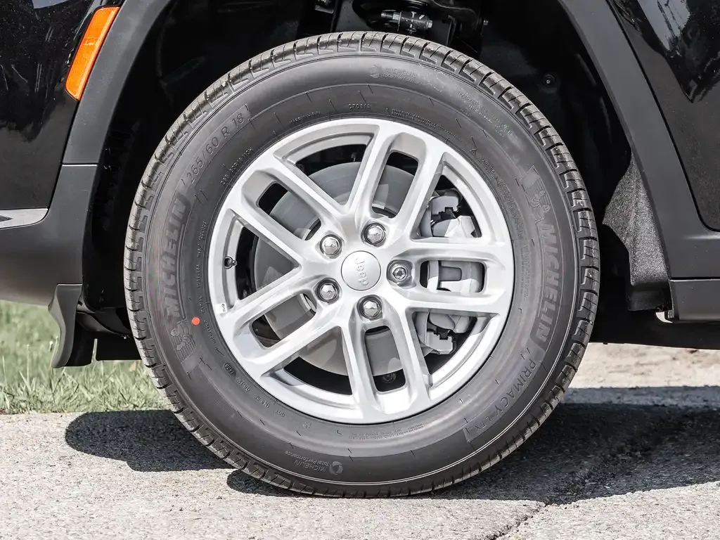 Jeep Grand Cherokee 2026 photo 4