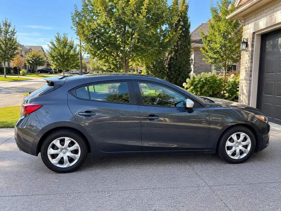 Mazda 3 2015 photo 2