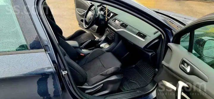 Citroen C5 2010 photo 5