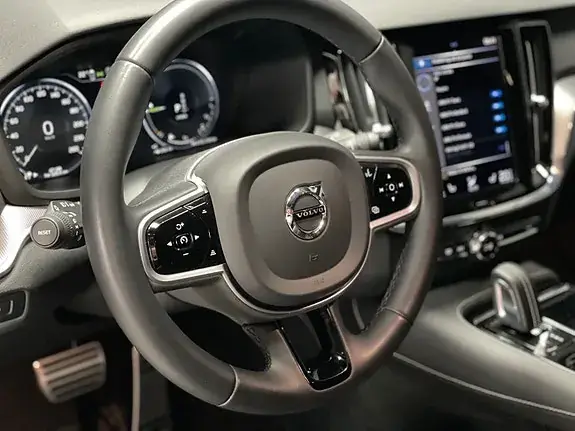 Volvo V60 2022 photo 3