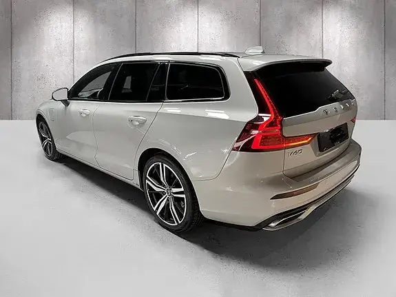 Volvo V60 2022 photo 4
