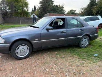 Mercedes-Benz C180