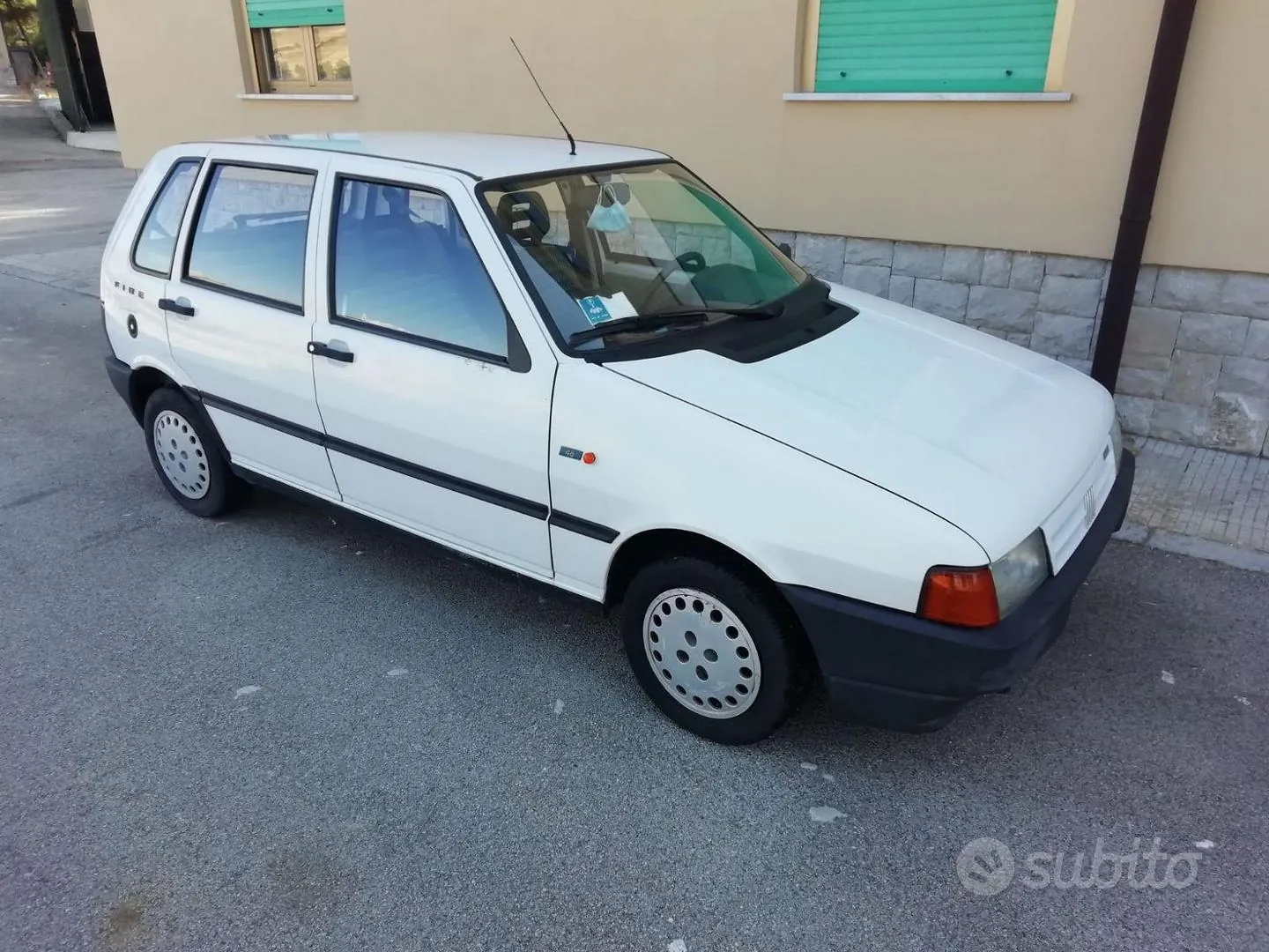 Fiat Uno 1992 photo 2