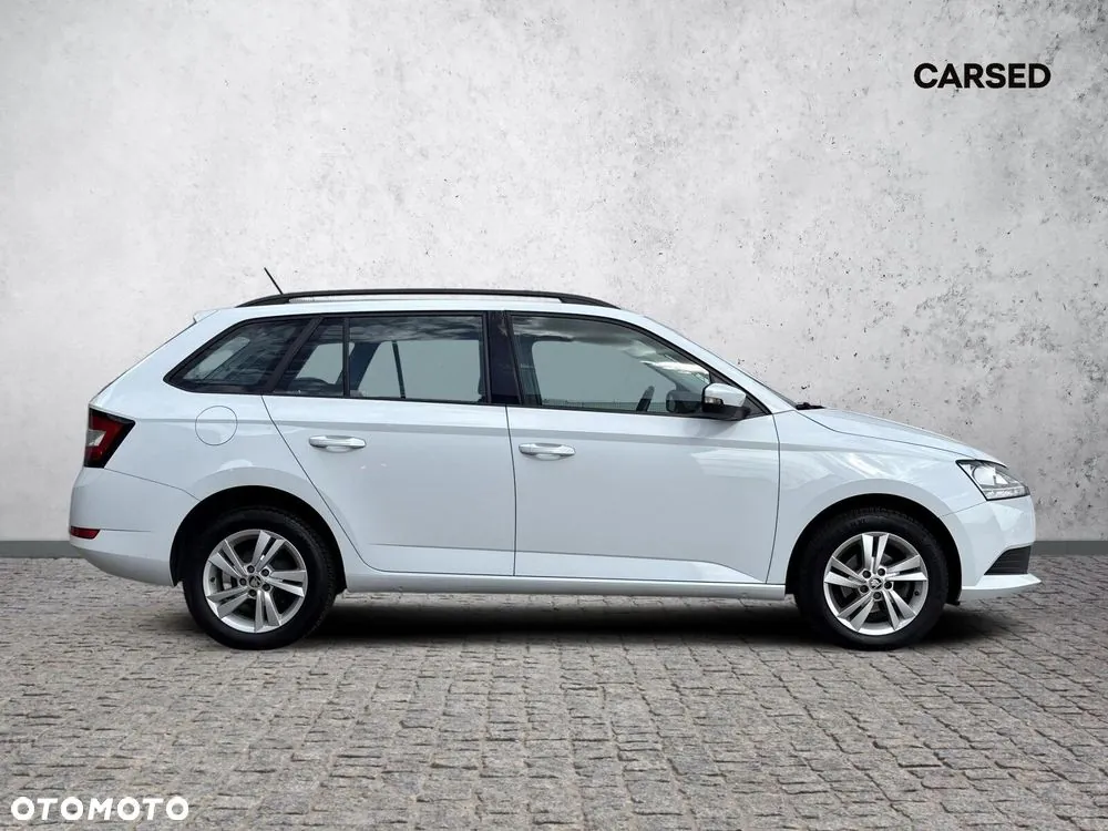 Skoda Fabia 2022 photo 4