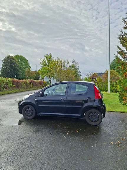 Peugeot 107 2011 photo 3