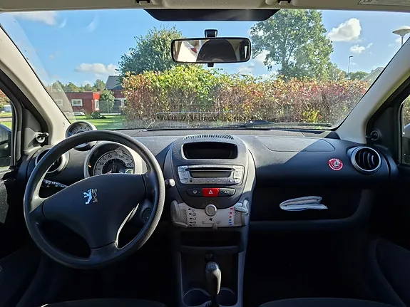 Peugeot 107 2011 photo 5