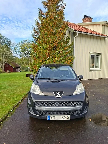 Peugeot 107 2011 photo 2