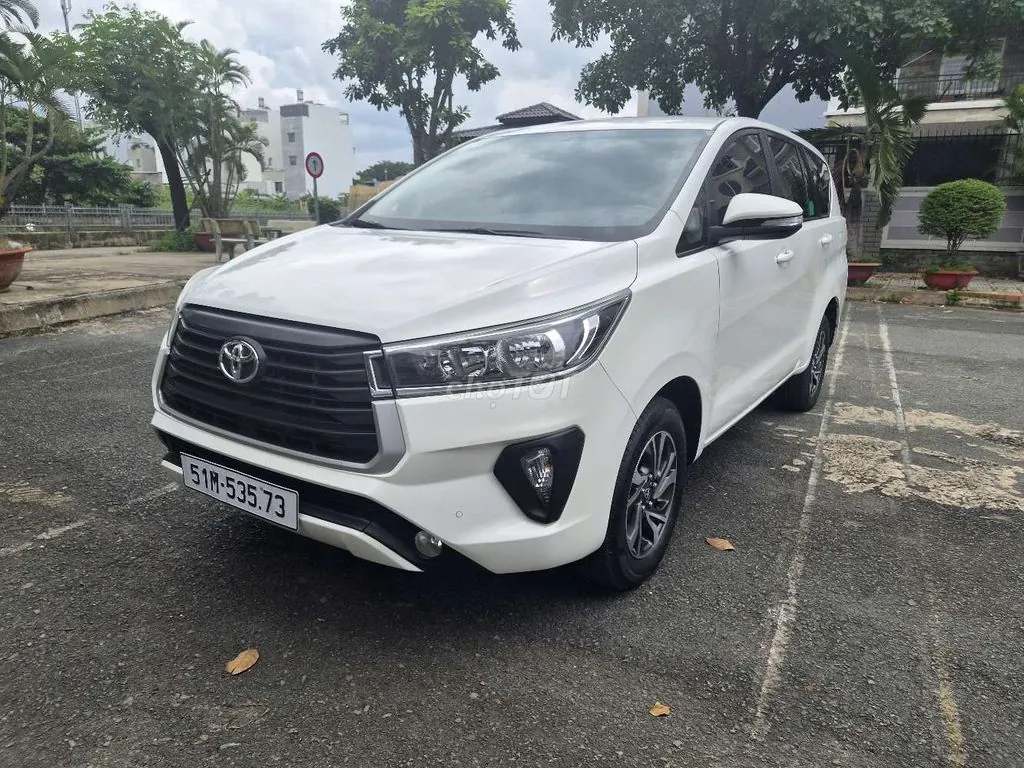 Toyota Innova 2022 photo 2