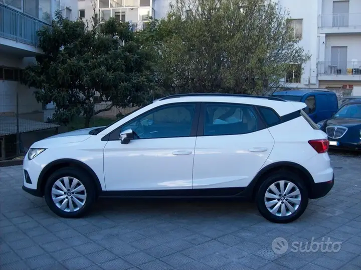 Seat Arona 2018 photo 2