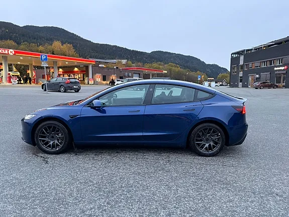 Tesla Model 3 2024 photo 5