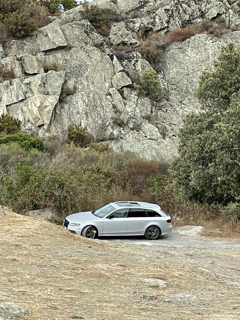Audi A4 2011 photo 3