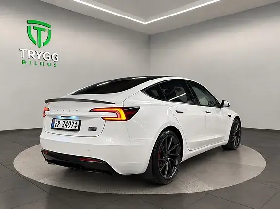 Tesla Model 3 2025 photo 5
