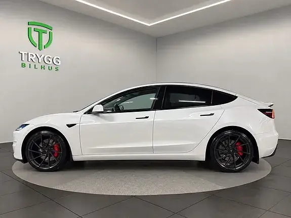 Tesla Model 3 2025 photo 2