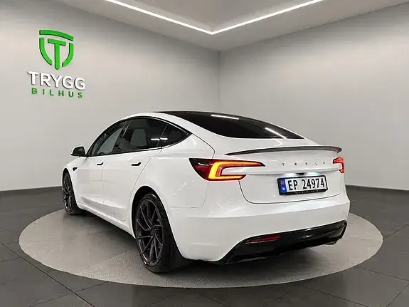 Tesla Model 3 2025 photo 3