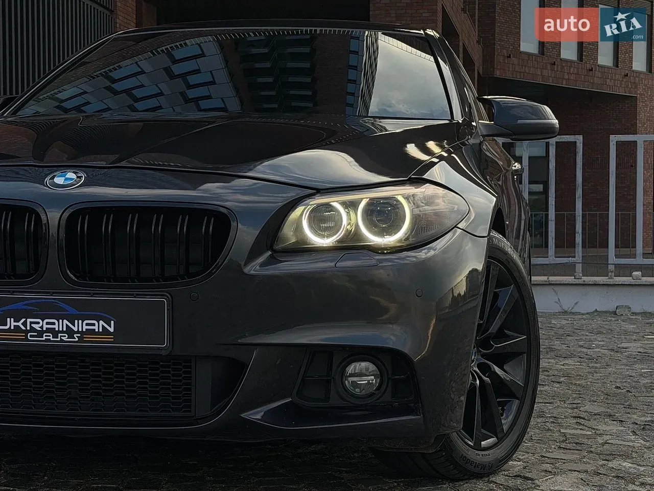 BMW 5 Series 2015 photo 2