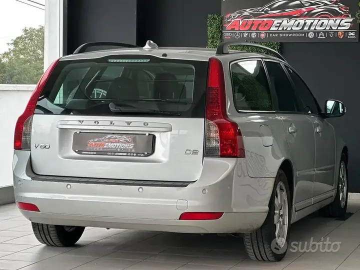Volvo V50 2010 photo 4